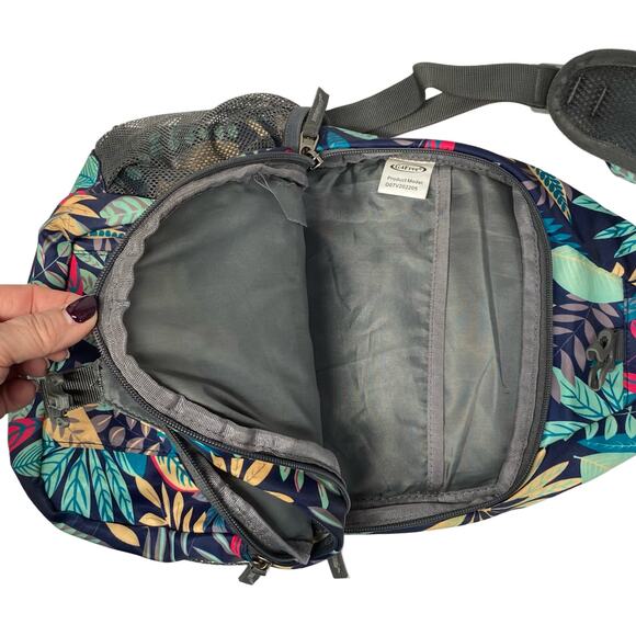 G4Free Sling Back Back Pack Bag Blue Leaf - Picture 5 of 9